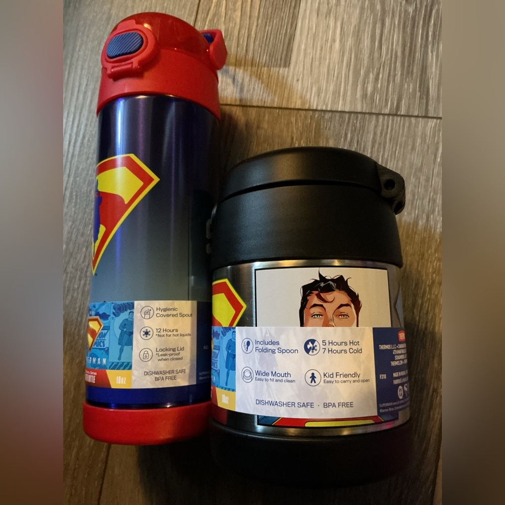 💰Make an offer, bundle and save💰 NWT Thermos Superman Water, Food Jar Set - Picture 2 of 5